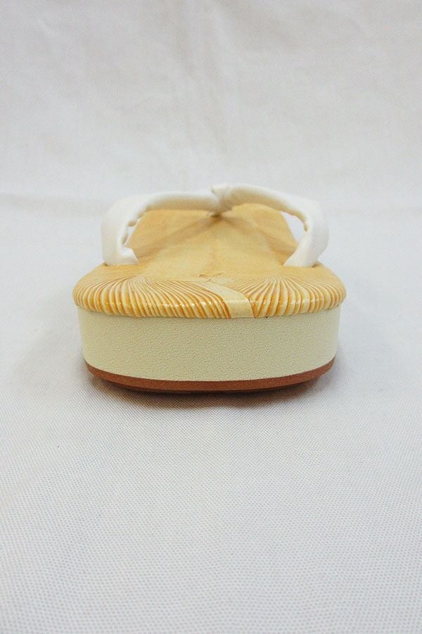 白鼻緒　雪駄　バックスタイル