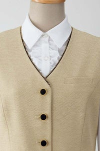 ベスト（無地）　襟元のパイピング　フロントスタイル　アップ