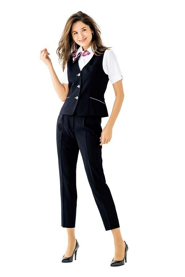 春夏用テーパードパンツ　全身