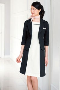 ワンピース半袖　ジャケット　スカーフ