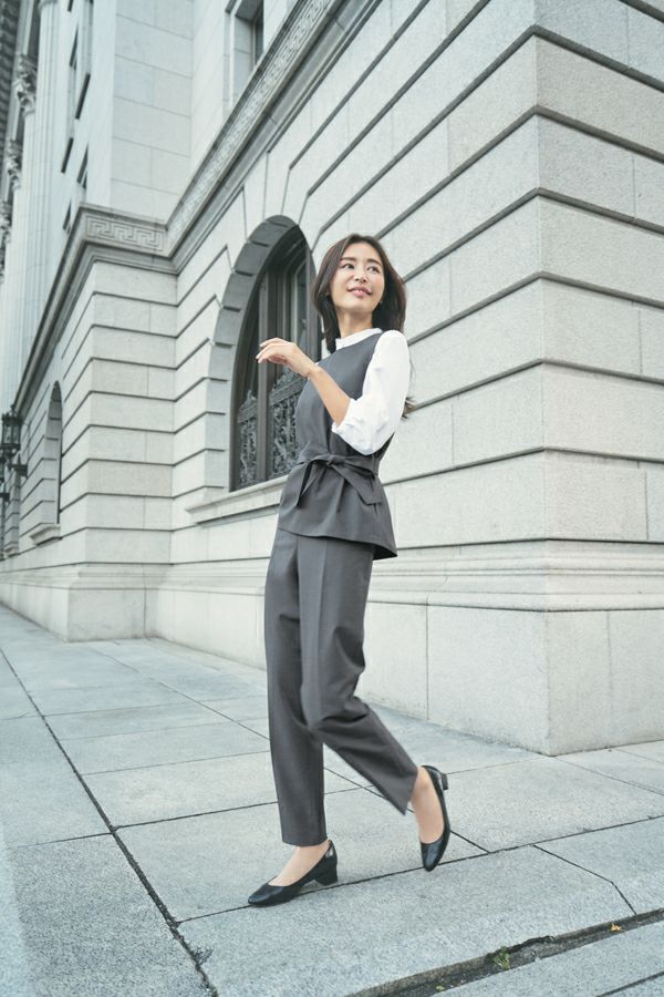 春夏用女性シャツべスト　パンツ　全身