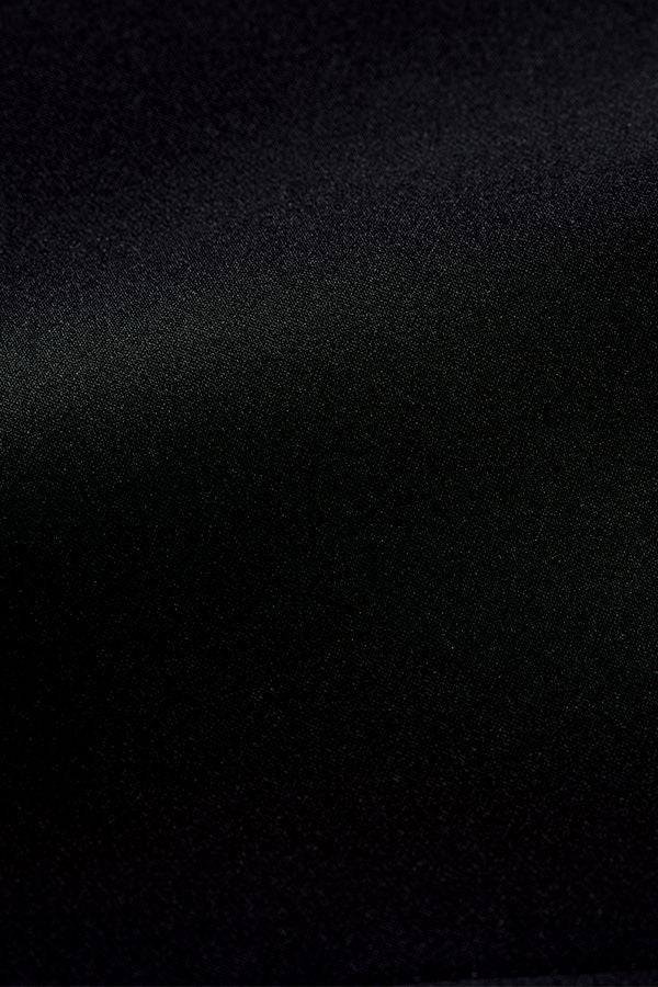 カラー　ブラック
